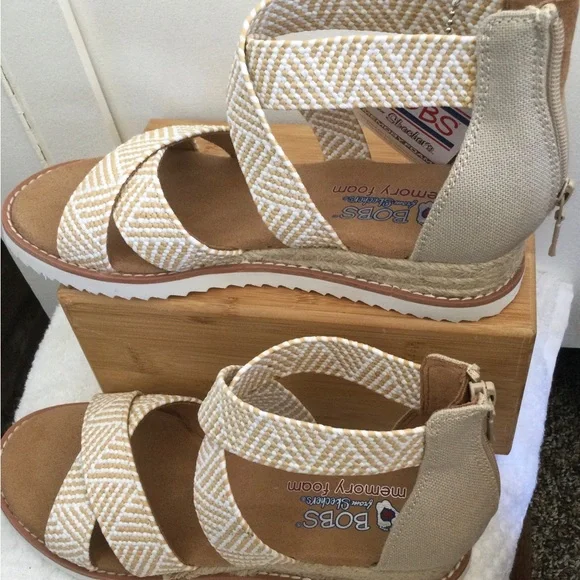 Bobs by Sketchers Summer Sun NWT Size 7 - Picture 1 of 10
